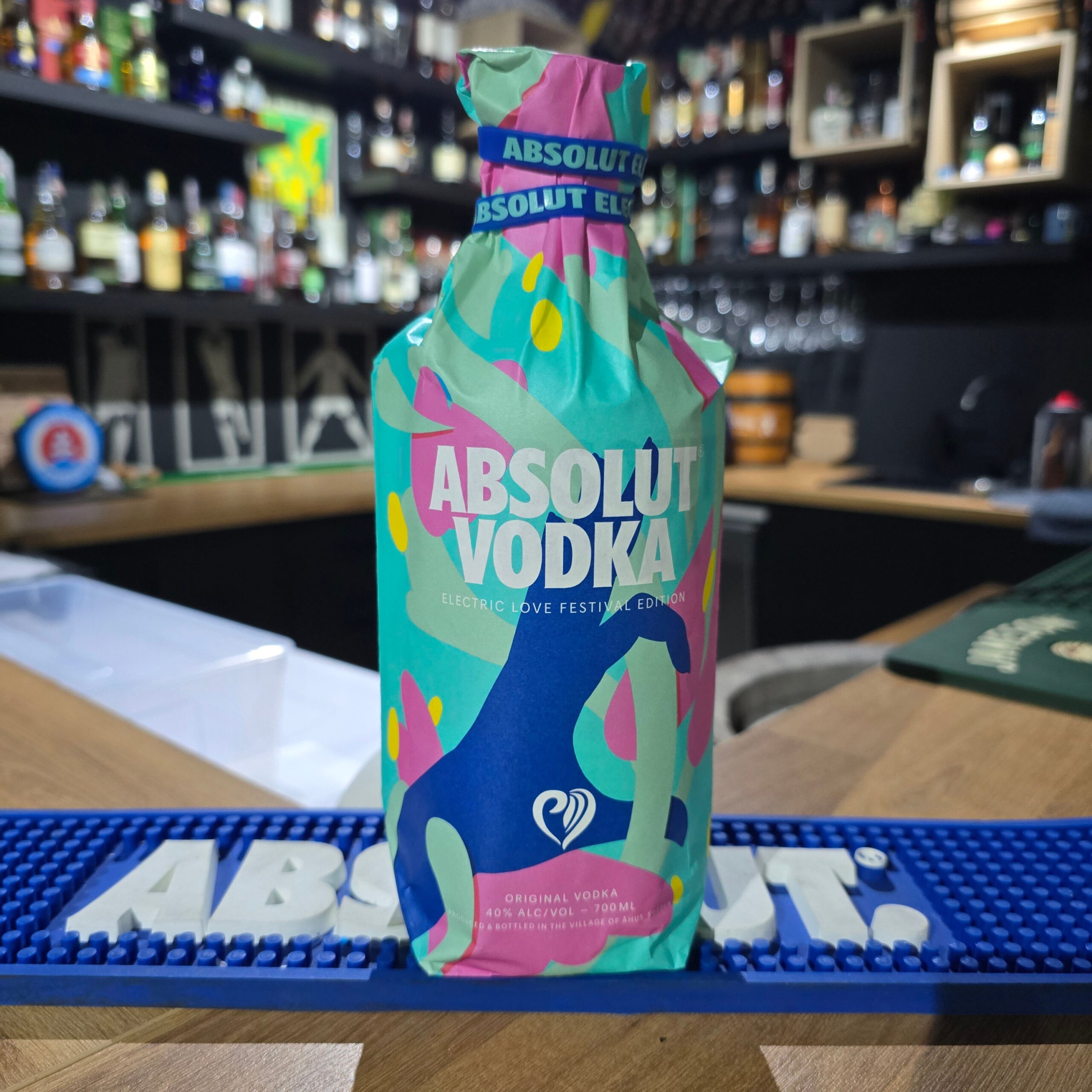 Absolut Electric love blue